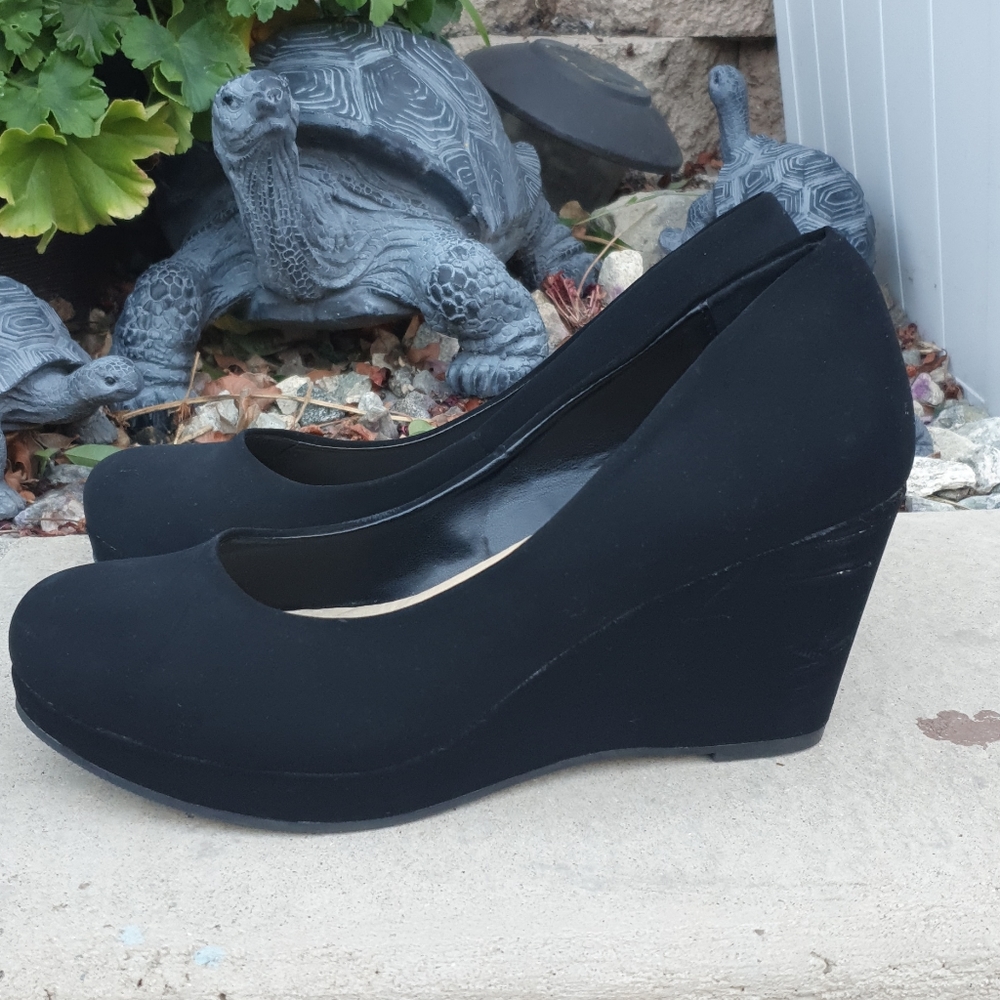 Closed toe Wedges